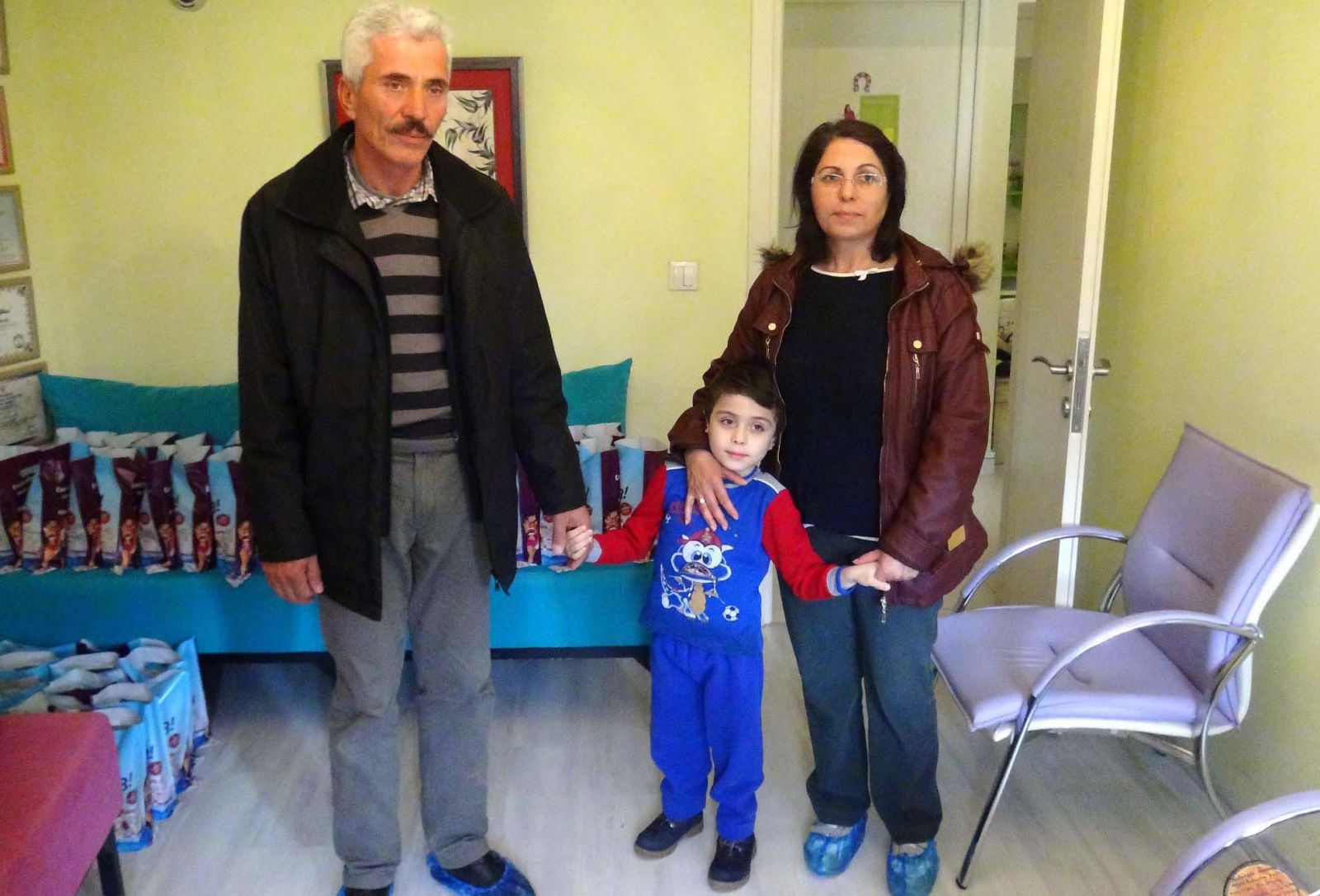 6 yaşındaki Muhammet tedavi edilmezse yatağa bağlı yaşayacak!